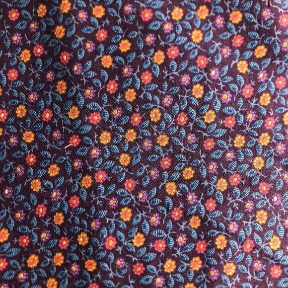 🛒 $18 Quilt Cotton Fabric Material - 2 3/8 yards Eggplant Purple Calico #383 - Picture 1 of 5